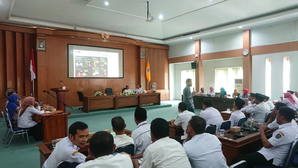 Pengarahan dan Sosialisasi Anti Korupsi serta Kepatuhan LHKPN bagi Kepala Desa - 10 Mei 2023