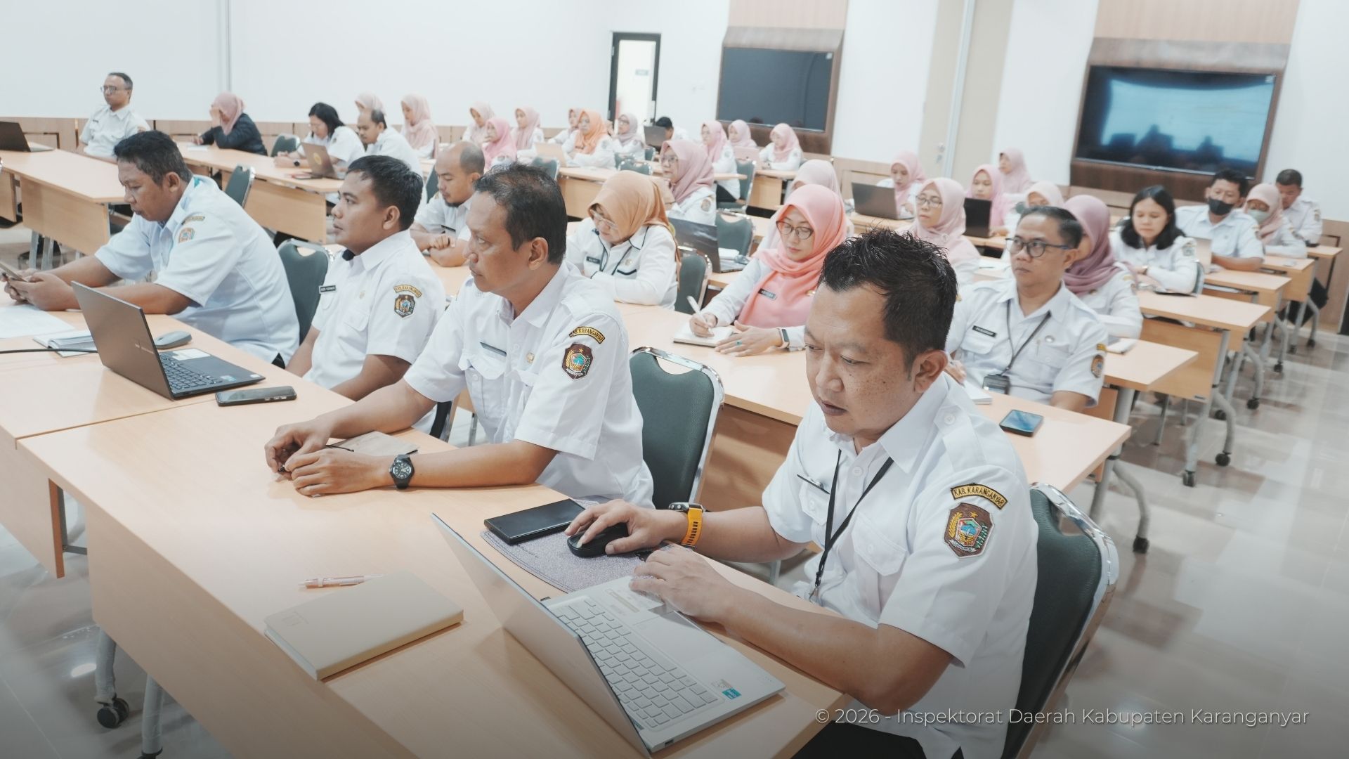 Para Pegawai mengikuti Rakor Persiapan Reviu LKPD - 25 Februari 2026