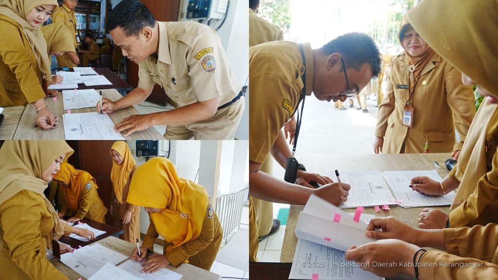 Para Pegawai menandatangani Pakta Integritas (29 September 2025)