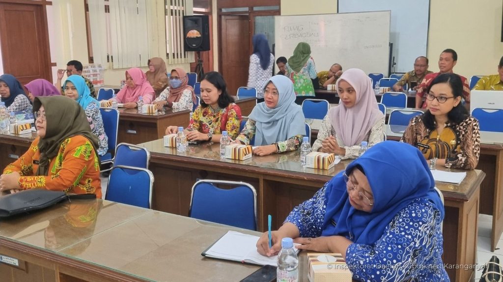 Foto Pembahasan Pedoman Pengawasan Pengelolaan Keuangan Desa (04 Juni 2024)