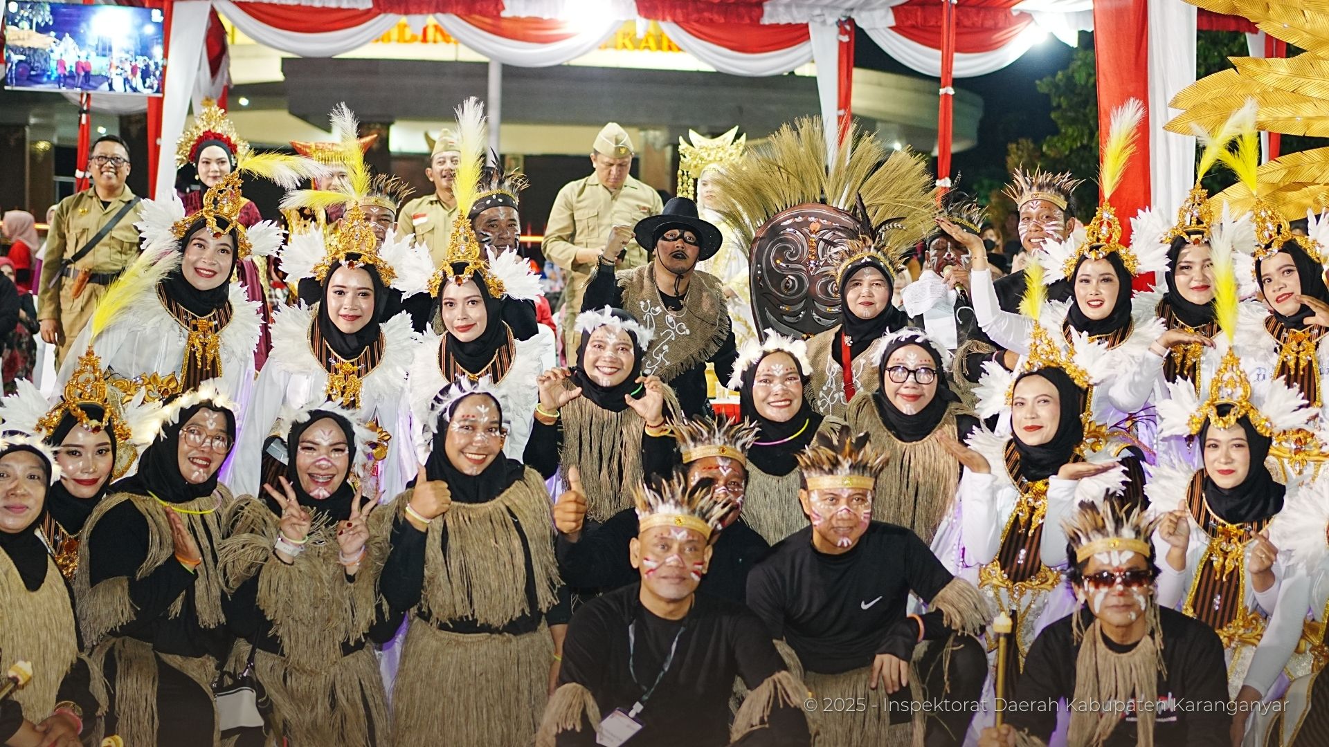 Inspektorat Daerah Karanganyar Tampilkan Tema “Satria Pengawal Bangsa” pada Karanganyar Night Carnival 2025