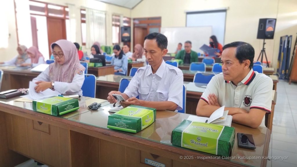 Para Pegawai mengikuti Rakor Finalisasi Draft Laporan Hasil Reviu LKPD 2024 (21 Maret 2025)