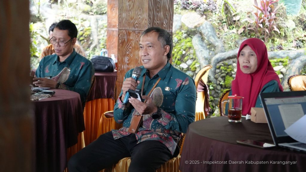 Pegawai bertanya dalam acara Rakor Kesekretariatan dan Progres PM Kapabilitas APIP (24 Juni 2025)