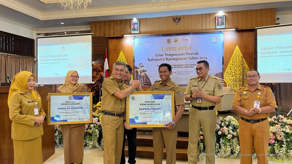 Penyerahan Penghargaan dalam acara Larwasda Kabupaten Karanganyar Tahun 2024 (25 November 2024)