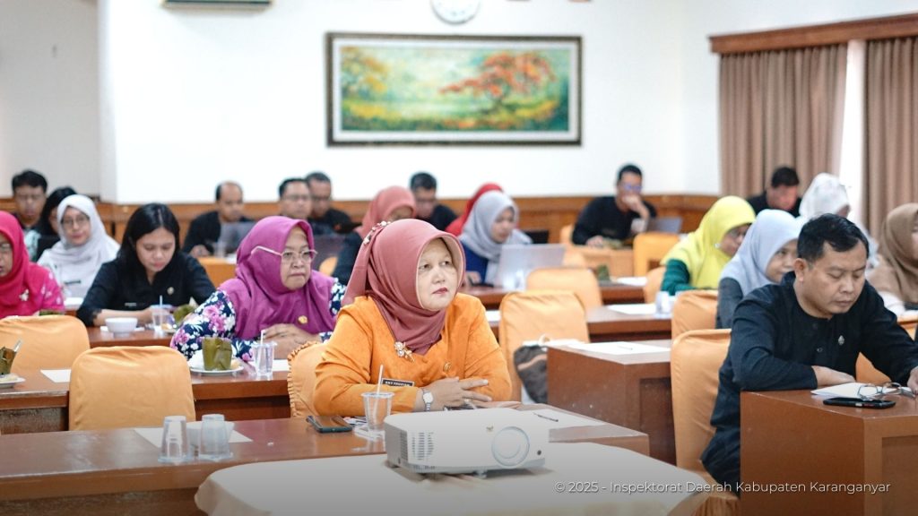 Sekretaris dan Para Pegawai Inspektorat pada Bimtek Penyusunan PKPT Berbasis Risiko (06 Februari 2025)